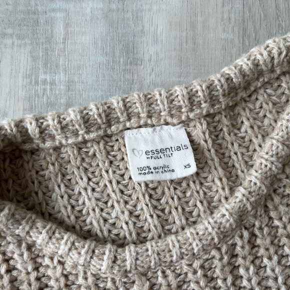 ESSENTIALS by FULL TILT Cream Crew Neck Long Sleeve Sweater Size XS - Picture 3 of 8